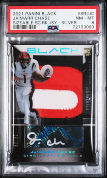 2021 PANINI BLACK SIZEABLE SIGNATURES ROOKIE JERSEY Ja’MARR CHASE SIZEABLE SG.RK.JSY-SILVER #SRJJC PSA 8
